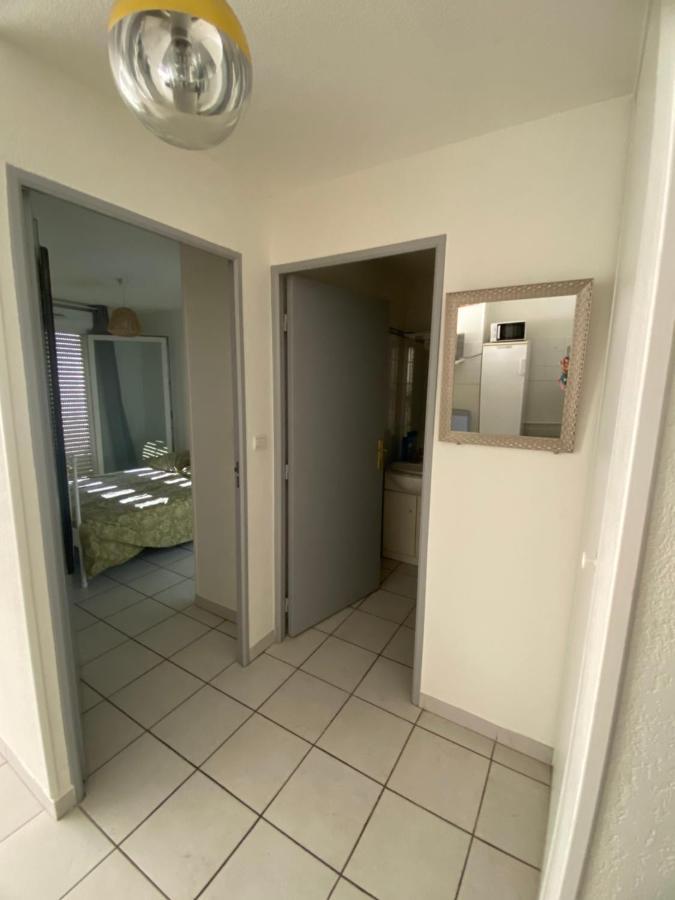 Appartement Lumineux Avec Place De Parking Privative Μπεζιέ Εξωτερικό φωτογραφία